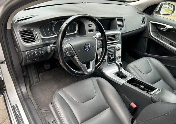 Volvo V60 cena 53900 przebieg: 163000, rok produkcji 2016 z Lipno małe 232